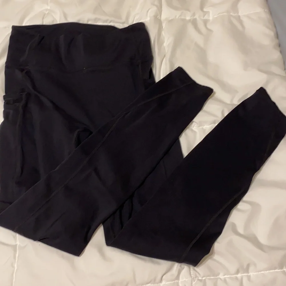 ✌🏼Bundle of Two Pairs! Fabletics Motion 365 Leggings Black: 2 Pair Bundle 🖤 🖤 - Picture 8 of 10